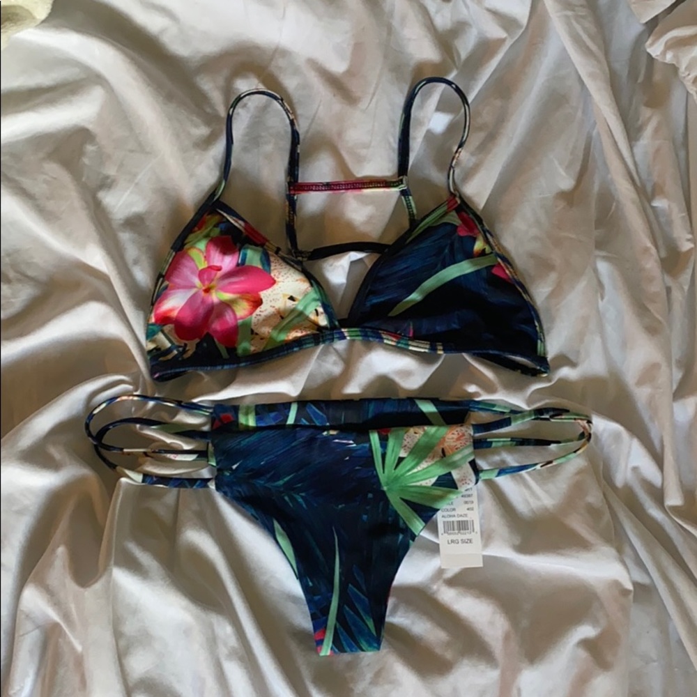 Stone Fox Swim - rare aloha daze set
